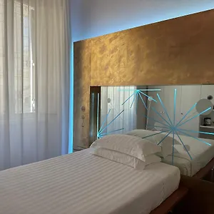 Trecento 3*, Roma Italia